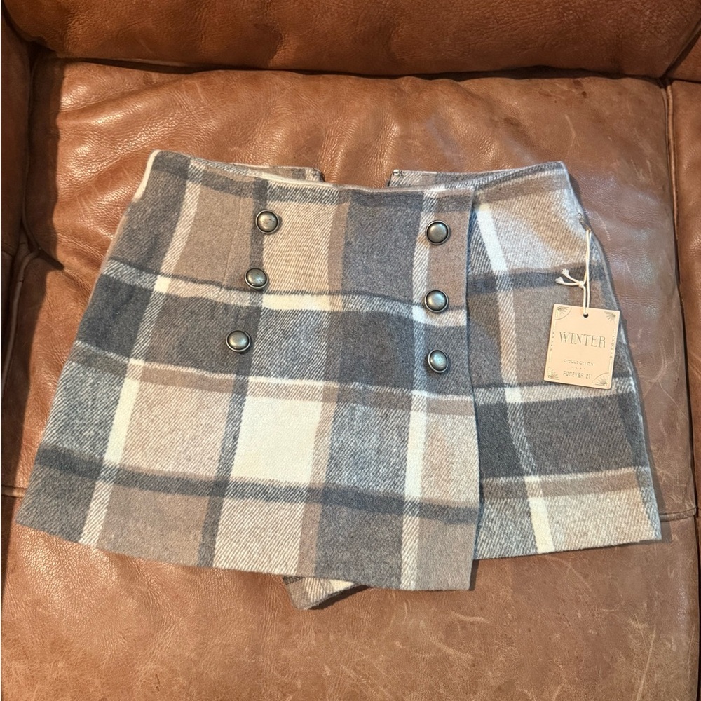 Forever 21 Asymmetrical Plaid Skort - Gray and Cream